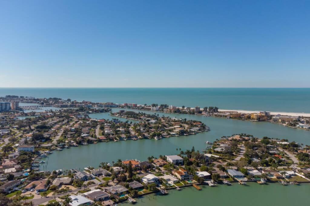 102-Tiny Treasure-Waterfront With Heated Pool St. Pete Beach Exterior foto
